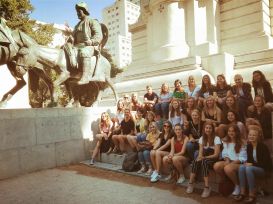 08 Alumnos de Capicúa en la Plaza de España